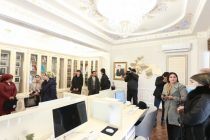 Журналисты посетили Научно-исследовательский центр и Музей Лидера нации в Таджикском национальном университете