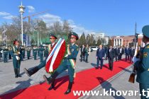 Председатель Правительства Российской Федерации Михаил Мишустин возложил венок к подножию памятника Исмоилу Сомони