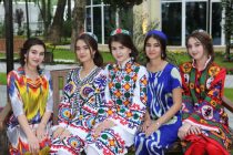 «ОДЕВАЕМСЯ ПО-ТАДЖИКСКИ». Под таким названием по всему Таджикистану представляется культура ношения одежды