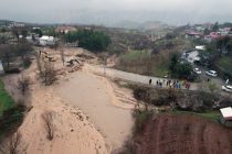 По меньшей мере пять человек погибли в результате наводнения в пострадавших от землетрясения районах Турции