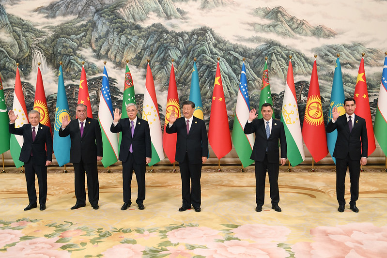 Глава государства принял участие в первом саммите глав государств «Китай — Центральная Азия»