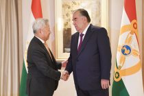 Президент Республики Таджикистан Эмомали Рахмон встретился с Президентом Азиатского Банка инфраструктурных инвестиций Цзинь Лицюнем
