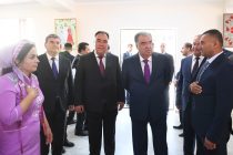 Президент Республики Таджикистан Эмомали Рахмон в селении Урметан Айнинского района сдал в эксплуатацию современный швейный и ремесленный цех