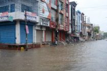 Число жертв наводнений на севере Индии превысило 40 человек