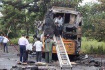 В Индии при возгорании автобуса погибли не менее 25 человек