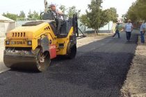 В Фархоре началось асфальтирование 6 километров местных дорог