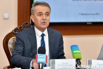 В Таджикистане осуществляют деятельность более 18 тысяч государственных служащих