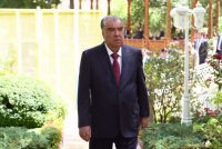 Глава государства Эмомали Рахмон ознакомился с выставкой достижений жителей Дарвазского района в Туристско-курортном комплексе «Чорчаман»