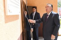 Президент Таджикистана Эмомали Рахмон в Рошткалинском районе сдал в эксплуатацию жилой дом для государственных служащих