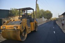 В Турсунзаде начались работы по асфальтированию 3 км местной дороги
