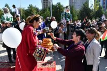 ФОТОРЕПОРТАЖ. В Душанбе начался 7-й Международный фестиваль кукольных театров «Чодари хаёл»