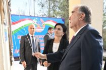 Лидер нации Эмомали Рахмон в посёлке Хулбук Восейского района открыл здание Молодёжного центра