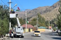 В Варзобском районе началось освещение автодороги «Душанбе – Чанак» и населённых пунктов