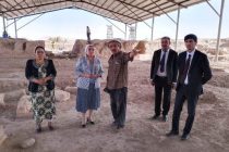 Министр культуры Таджикистана посетила городище Тахти-Сангин