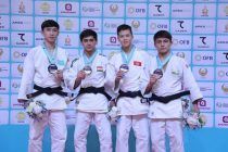 Юниоры и молодые таджикские борцы выиграли 8 медалей на Чемпионате Азии