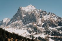 В Иране при сходе лавины погибли пять альпинистов