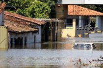 Тысячи человек в Парагвае были вынуждены покинуть свои дома из-за угрозы наводнения