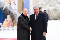 Президент Республики Таджикистан Эмомали Рахмон вместе с лидерами государств-участников СНГ ознакомились с историческими местами Санкт-Петербурга