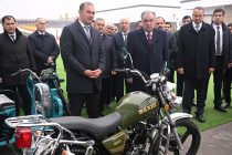 Президент Таджикистана Эмомали Рахмон в районе Кушониён ознакомился с проектом предприятия по производству двухколёсных мотоциклов и трехколёсных велосипедов различного размера ООО «Вахш саноат»