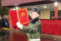 Новобранцы одной из войсковых частей Министерства внутренних дел Таджикистана приняли военную присягу