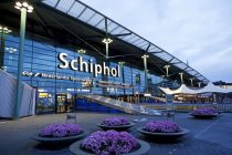 В аэропорту Схипхол Нидерландов отменили около 250 рейсов из-за шторма