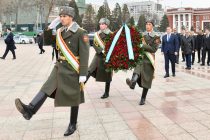 Заместитель Премьер-министра – Министр иностранных дел Республики Казахстан Мурат Нуртлеу возложил венок к подножию памятника Исмоили Сомони