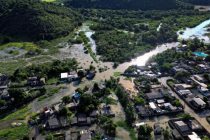 На юге Бразилии мощный циклон оставил без света более 1 млн человек