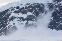 В США при сходе лавины на горнолыжном курорте погиб человек