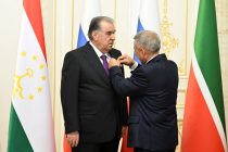 Президент Республики Таджикистан Эмомали Рахмон награжден орденом «Дуслык» Республики Татарстан