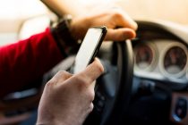 В Нидерландах штраф за пользование мобильным телефоном за рулём повысили до 420 евро