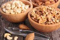 ЗДОРОВЬЕ. Биолог рассказал о способности орехов снизить уровень холестерина