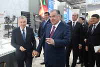 Президенты Таджикистана и Узбекистана ознакомились с продукцией промышленных предприятий Республики Узбекистан в ЭКСПО-центре города Душанбе