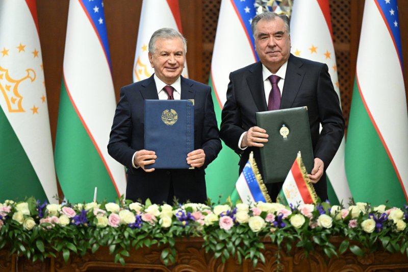Таджикистан и Узбекистан подписали документы о сотрудничестве