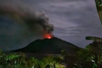 Сотни жителей острова эвакуированы из-за извержения вулкана Руанг в Индонезии