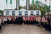 Более 300 человек в Гиссаре получили сертификаты на стипендии Президента Таджикистана