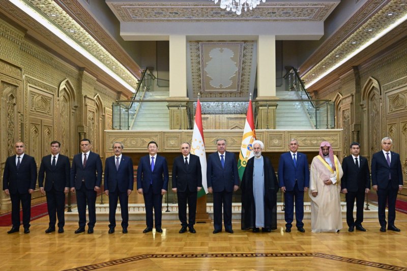 Президент Республики Таджикистан Эмомали Рахмон принял генеральных прокуроров стран-членов ОЭС