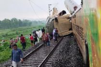Число погибших при столкновении пассажирского поезда с товарным в Индии возросло до 15