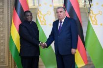 Президент Республики Таджикистан принял Первого Вице-президента Зимбабве Константино Чивенгу