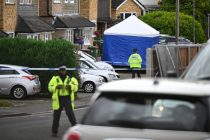 В пригороде Лондона мужчина с арбалетом убил жену и двух дочерей комментатора BBC