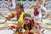 Таджикский ученый Беруни призывает беречь священные традиции Навруза