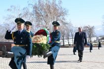 Президент Республики Таджикистан Эмомали Рахмон возложил венок к памятнику «Уркун»