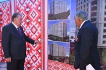 Президент Республики Таджикистан Эмомали Рахмон в Хороге ознакомился с проектами жилых домов с центром обслуживания и торговли, автостоянкой, гостиницей и детской спортивной площадкой