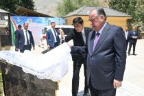 Лидер нации Эмомали Рахмон в Рошткалинском районе открыл парк культуры и отдыха