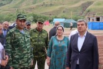 Заместитель Премьер-министра ознакомился с ходом строительства жилых домов для семей, пострадавших от землетрясения в Раштском районе