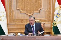 Эмомали Рахмон поручил ускорить цифровизацию и внедрение электронной системы управления в образовании
