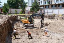 В Худжанде продолжается строительство дополнительных корпусов двух гимназий