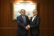 Президент Республики Таджикистан провёл встречу с Президентом Исламской Республики Иран Масудом Пезешкияном