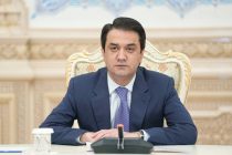 Председатель города Душанбе Рустами Эмомали оказал 5 тысячам человек денежную и материальную помощь