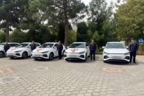 Работникам сферы электроэнергетики Душанбе подарили 5 электромобилей