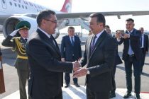 Президент Кыргызстана Садыр Жапаров прибыл с рабочим визитом в Таджикистан